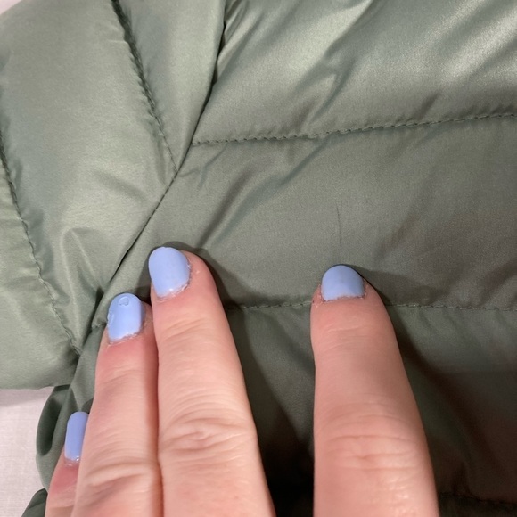 GAP baby 3-6 months puffer jacket Grogu *has some marks* - Picture 10 of 16